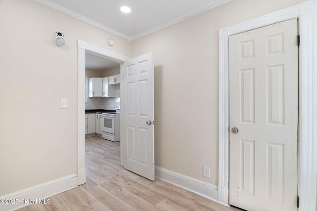 5 Barney St, Schenectady, NY 12307 - hall featuring crown molding, baseboards, and light wood-style floors