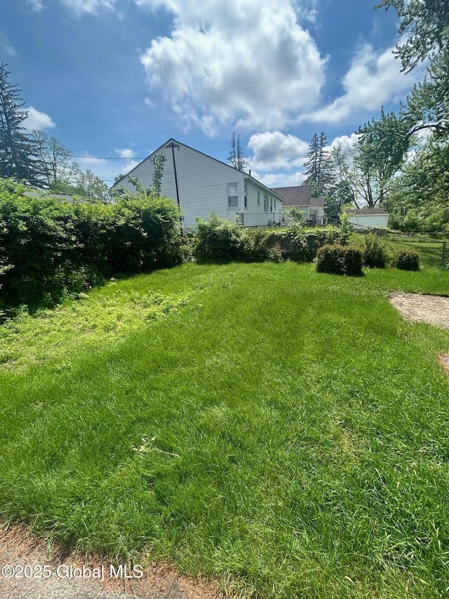 1538 Nott St, Schenectady, NY 12308 - view of yard