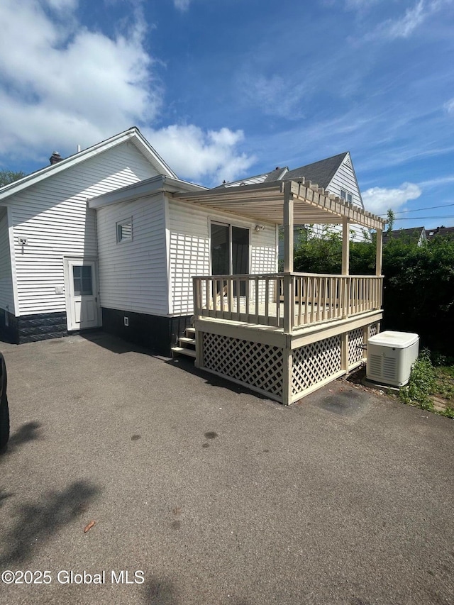 1538 Nott St, Schenectady, NY 12308 - view of home's exterior with a pergola and a deck