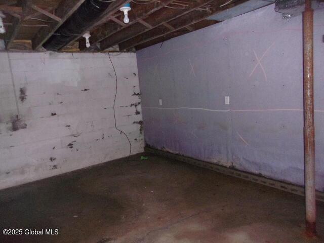 view of unfinished basement