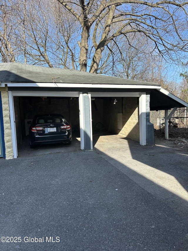 18 Ingersoll Ave, Schenectady, NY 12305 - view of garage