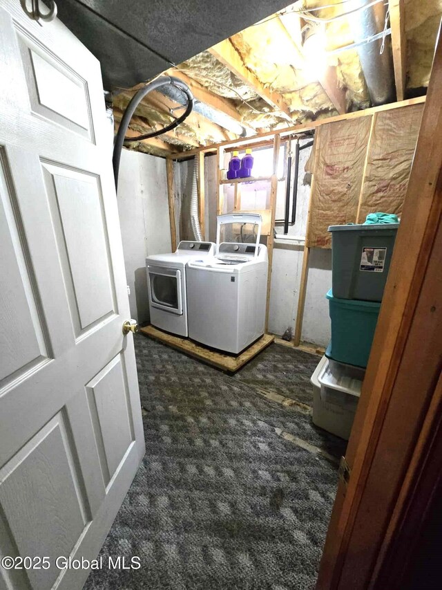 washroom with laundry area, carpet flooring, and washing machine and clothes dryer