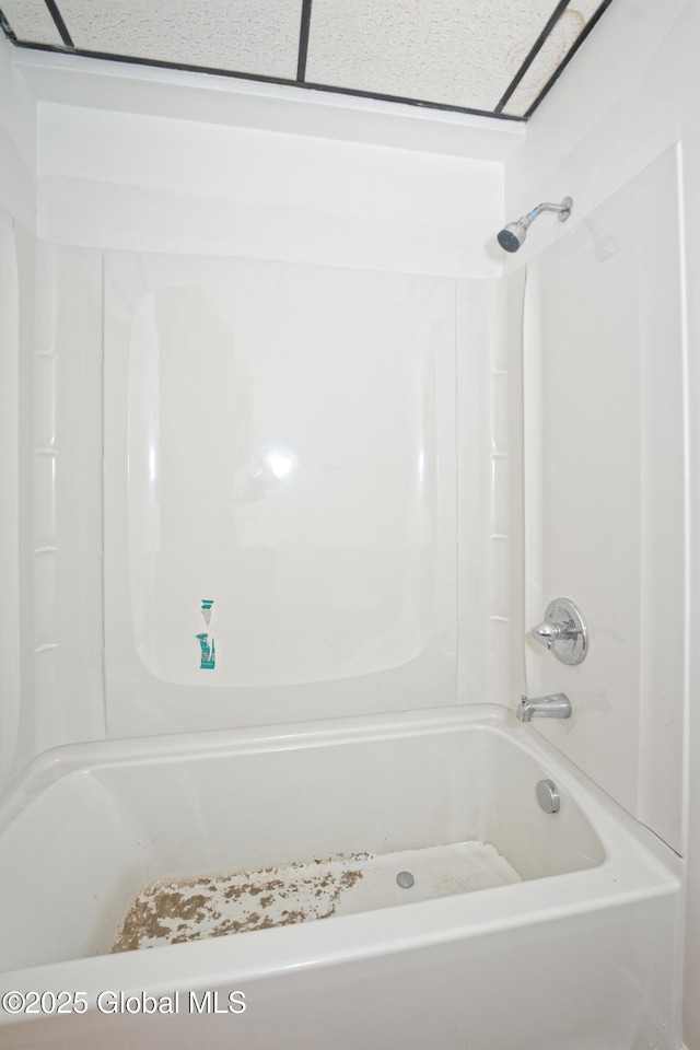bathroom featuring shower / bathtub combination