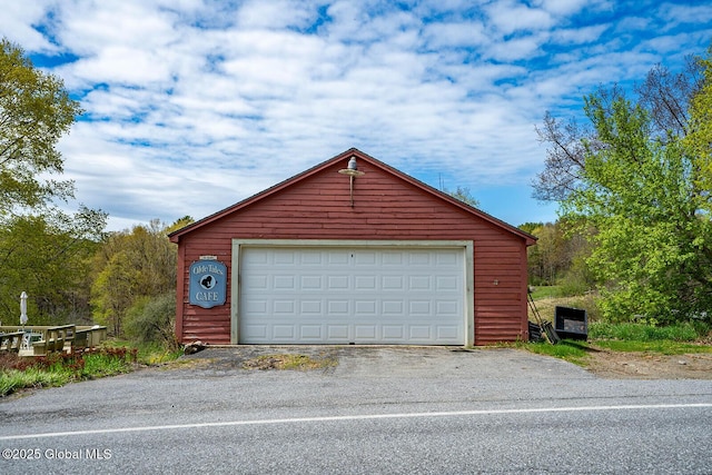 view of detached garage