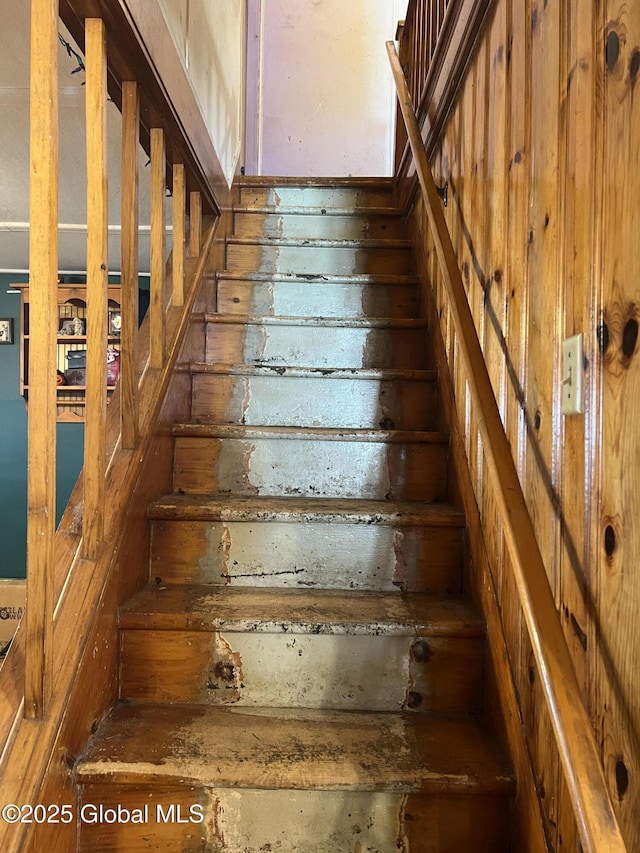 10 Valley View Ln, Moriah, NY 12956 - view of stairway