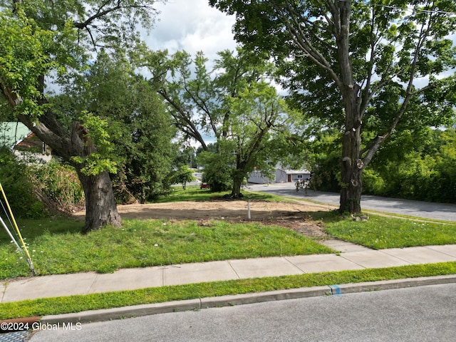 16 Pine St, Corinth, NY 12822 - photo 2