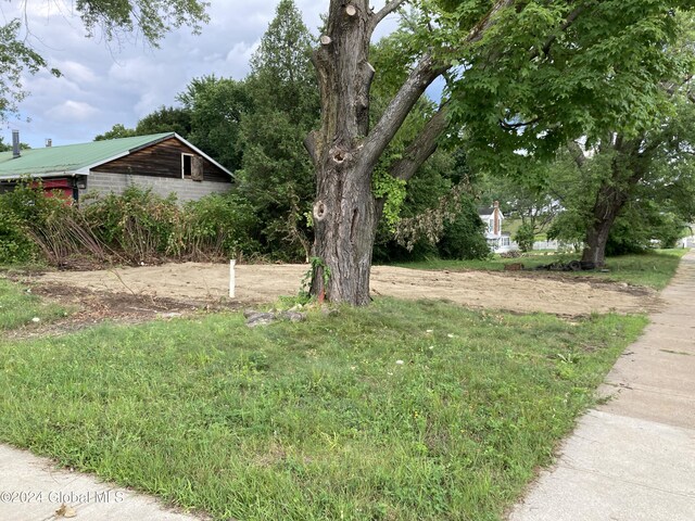 16 Pine St, Corinth, NY 12822 - photo 5