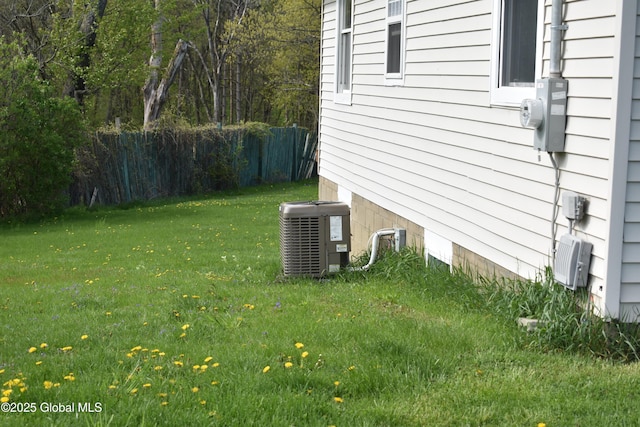 view of yard featuring cooling unit