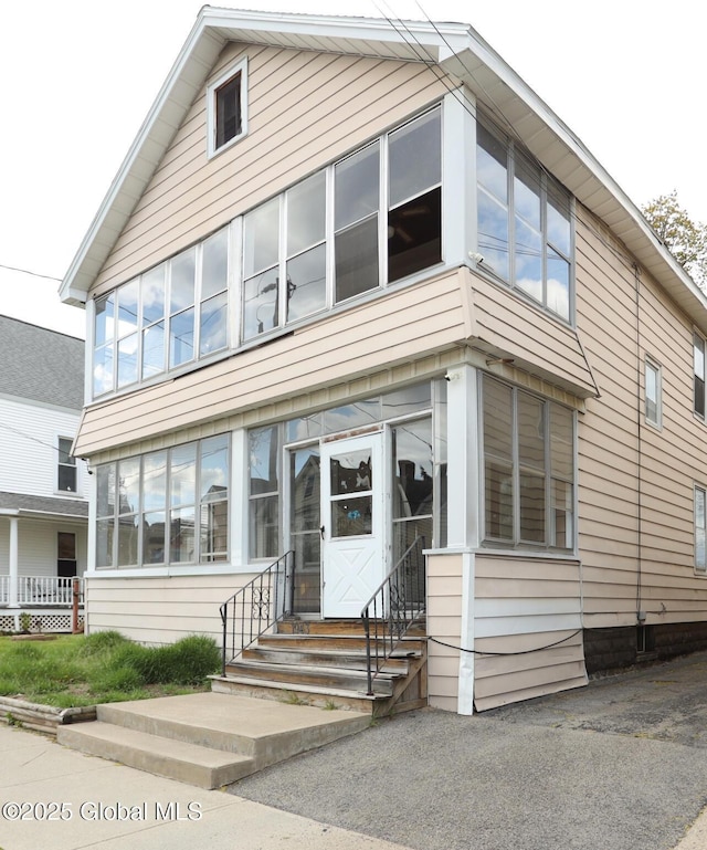 view of front of home featuring entry steps
