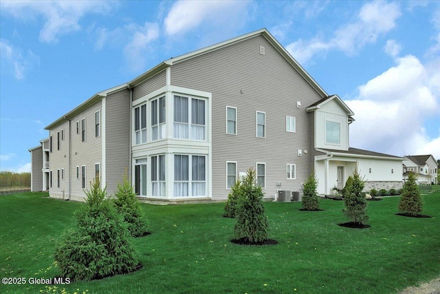 55 Wardley Cir, Colonie, NY 12047 - photo 2