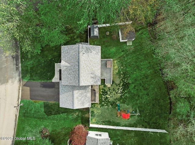 aerial view of property and surrounding area