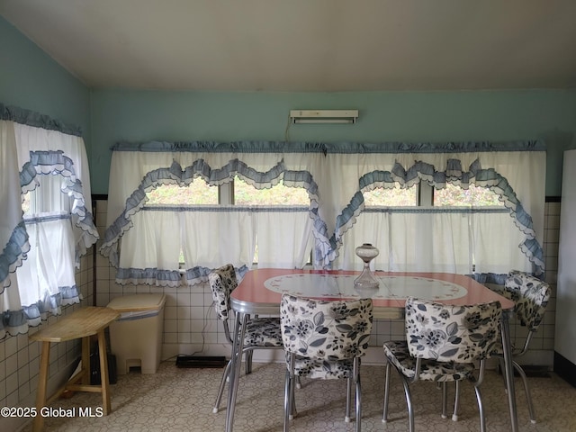 dining space with a wealth of natural light