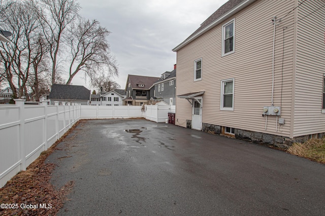 27 Kingsboro Ave, Gloversville, NY 12078 - view of property exterior featuring fence and driveway
