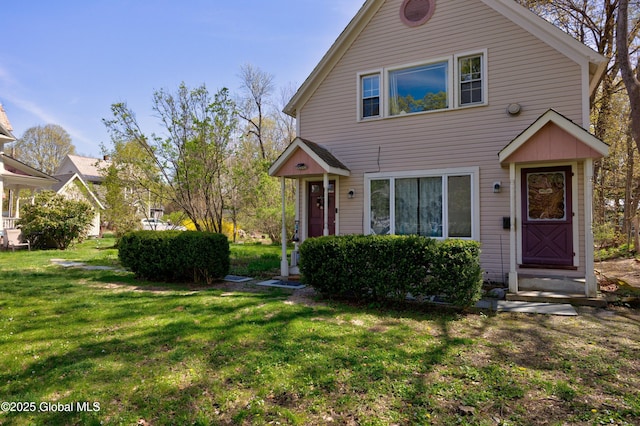 view of front of house with a front yard