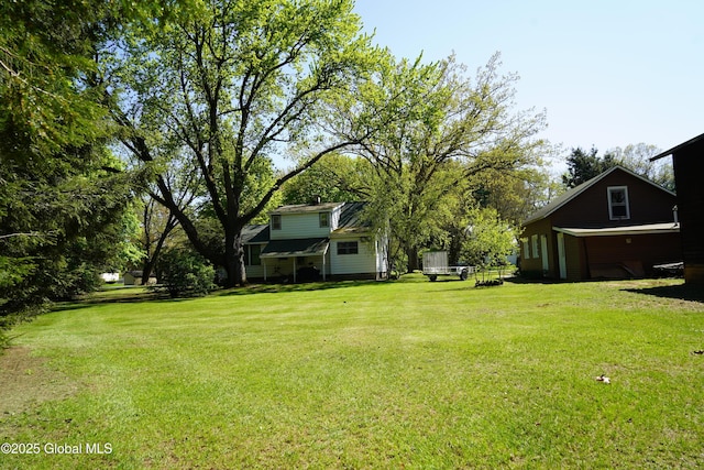 31 Thomas Ave, Hudson Falls, NY 12839 - view of grassy yard