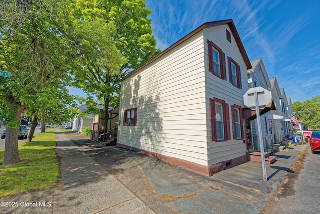 30 Andrewsville Ct, Watervliet, NY 12189 - view of side of home with crawl space