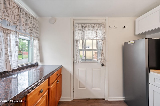 1841 Lenox Rd, Schenectady, NY 12308 - entryway featuring dark wood finished floors and baseboards