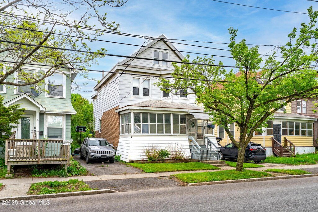 257 Myrtle Ave, Albany, NY 12208 - view of front of house with entry steps