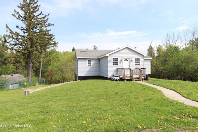 11 Filkins Ln, Voorheesville, NY 12186 - view of front facade featuring a front yard