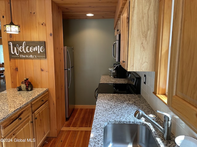 166 Finkle Rd, Bolton, NY 12814 - kitchen with stainless steel appliances, tasteful backsplash, wood finished floors, a sink, and wood ceiling
