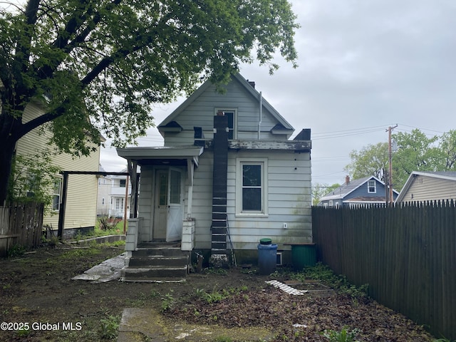 20 Henry St, Schenectady, NY 12304 - rear view of property featuring fence