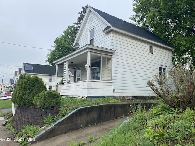 20 Henry St, Schenectady, NY 12304 - view of home's exterior with covered porch