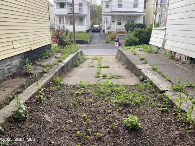 20 Henry St, Schenectady, NY 12304 - view of yard