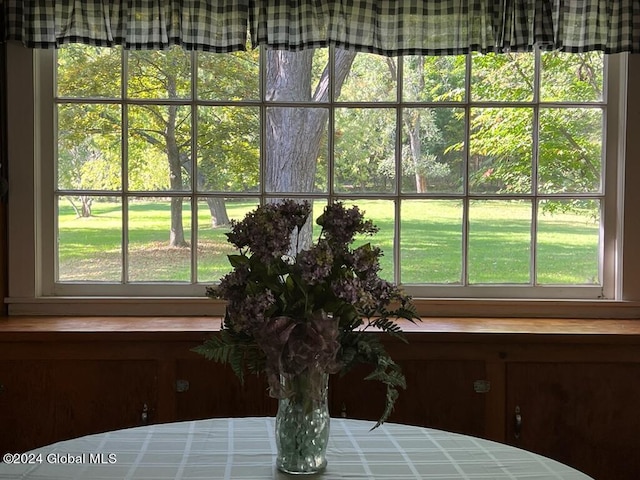 601/603 Baldwin Rd, Ticonderoga, NY 12883 - dining area view