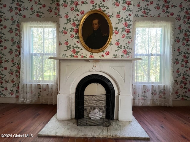 601/603 Baldwin Rd, Ticonderoga, NY 12883 - detailed view of wallpapered walls and wood finished floors