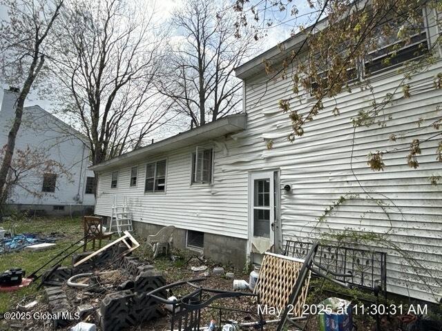 view of side of property