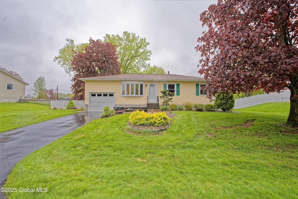 20 Lori Ln, Colonie, NY 12110 - single story home featuring a garage and driveway