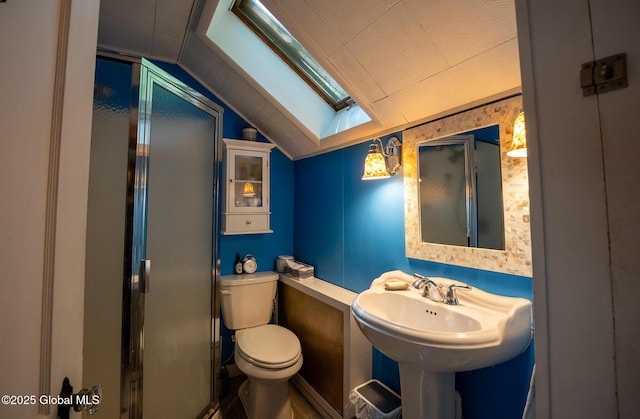 8 Pineridge Pl, Bethlehem, NY 12054 - full bath with lofted ceiling, a stall shower, toilet, and a skylight