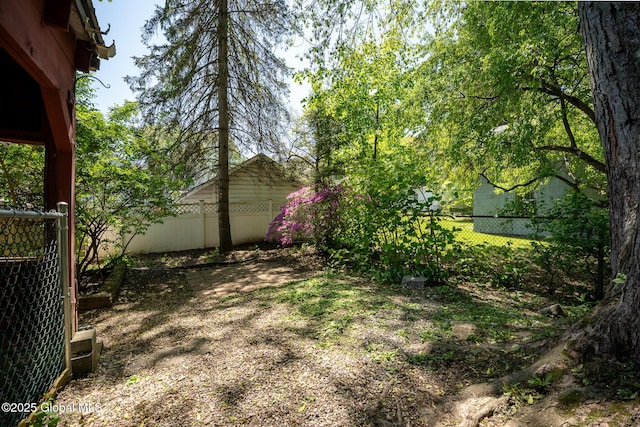 8 Pineridge Pl, Bethlehem, NY 12054 - view of fenced backyard
