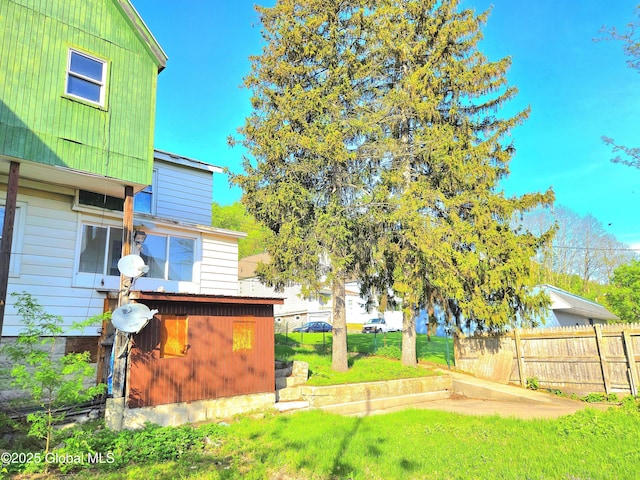 89 Forbes St, Amsterdam, NY 12010 - view of yard
