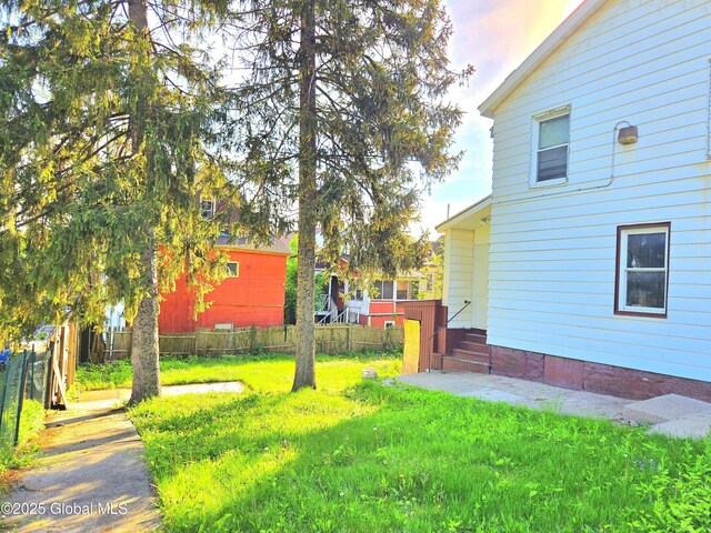 89 Forbes St, Amsterdam, NY 12010 - view of yard