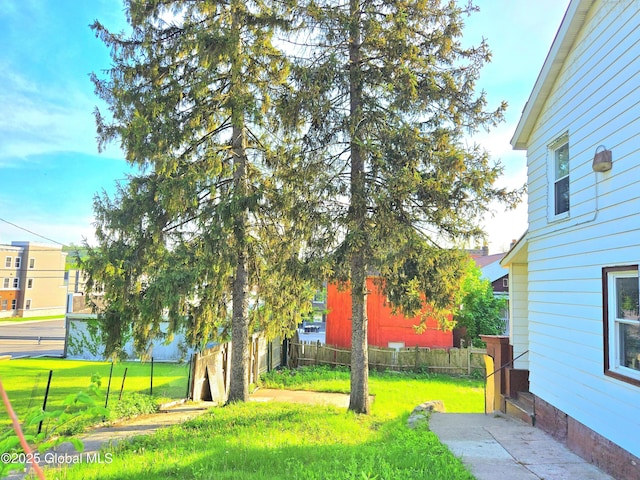 89 Forbes St, Amsterdam, NY 12010 - view of yard