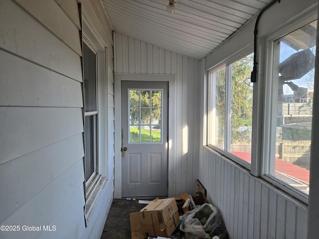 89 Forbes St, Amsterdam, NY 12010 - sunroom / solarium featuring vaulted ceiling