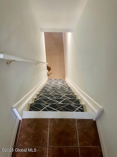 505 Avalon Pl, Cohoes, NY 12047 - photo 35