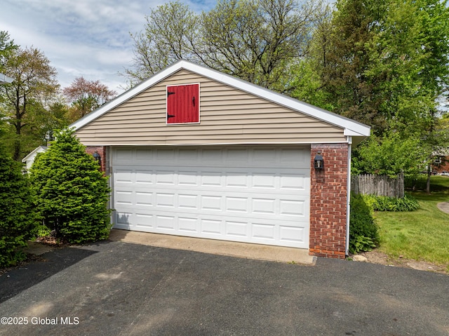 76 Mcnutt Ave, Colonie, NY 12205 - view of detached garage