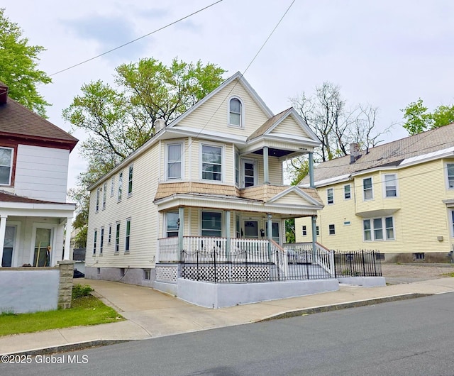 view of front facade featuring covered porch