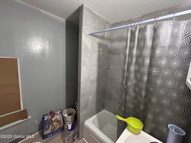 2448 Ave B, Schenectady, NY 12308 - full bath featuring shower / tub combo with curtain