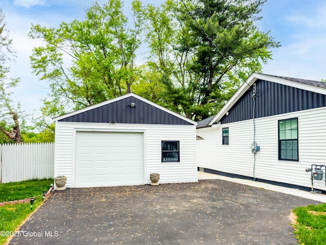 15 Schaffer Dr, Colonie, NY 12047 - detached garage with driveway