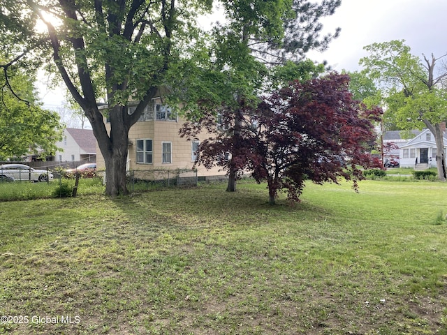 2112 Gray St, Rotterdam, NY 12306 - view of yard
