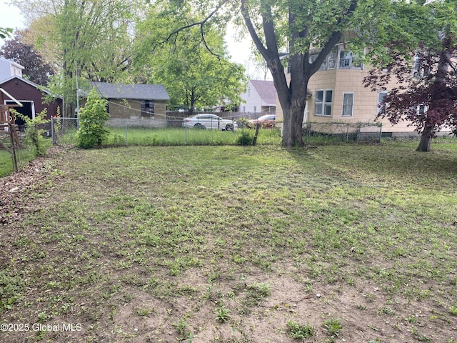 2112 Gray St, Rotterdam, NY 12306 - view of yard with fence