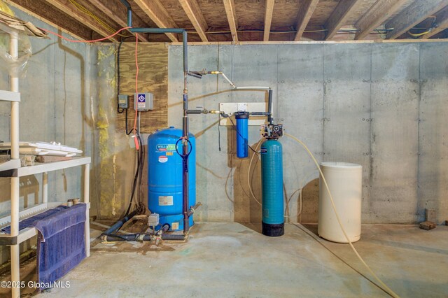 324 County Highway 112, Bleecker, NY 12078 - unfinished below grade area with a water pressure tank