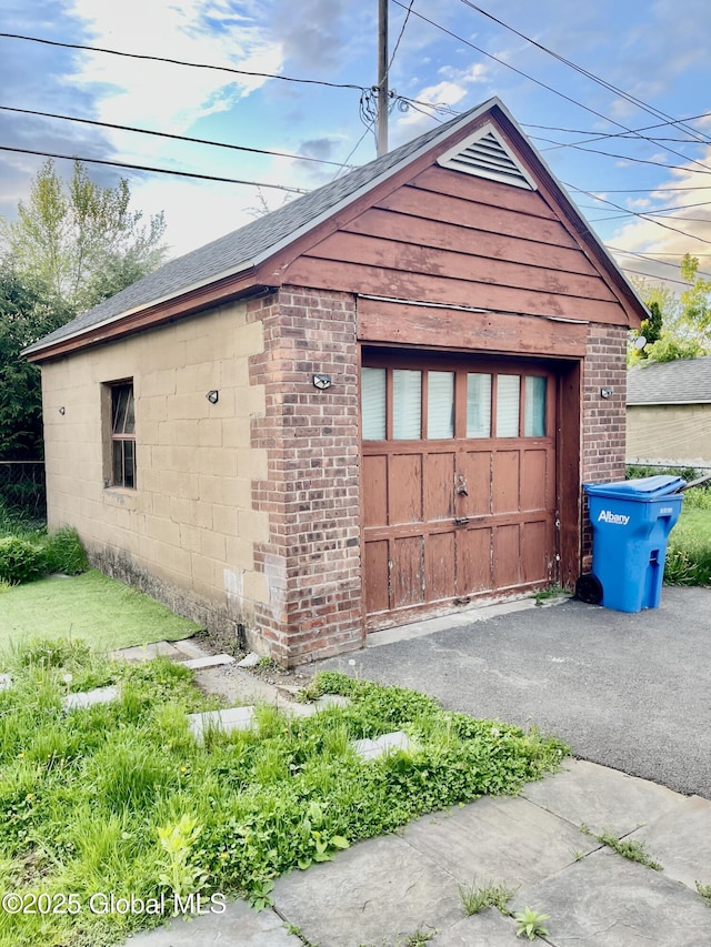 130 Van Schoick Ave, Albany, NY 12209 - view of detached garage