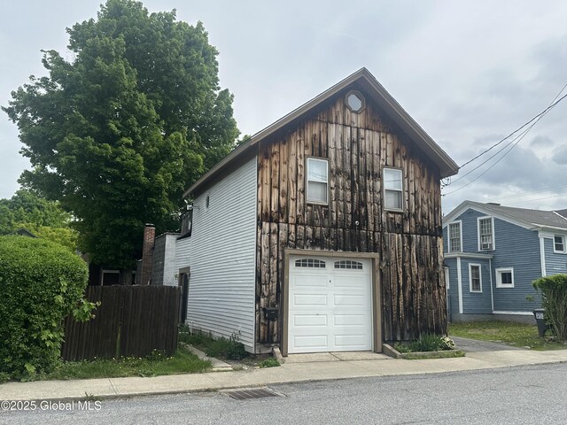 1 Willard St, Hoosick Falls, NY 12090 - photo 2