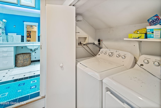 2 Loudon Pkwy, Colonie, NY 12211 - laundry area with washer and dryer