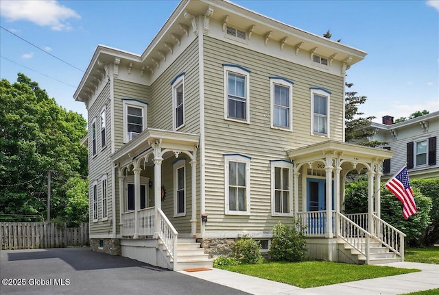 302 S William St, Johnstown, NY 12095 - italianate home with covered porch