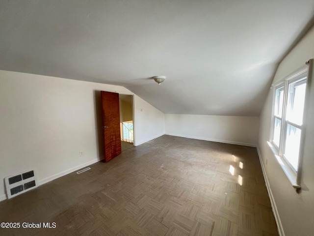 44 Park Ave, Colonie, NY 12110 - bonus room with vaulted ceiling and baseboards